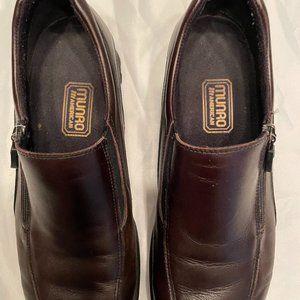 Munro loafers in brown and black